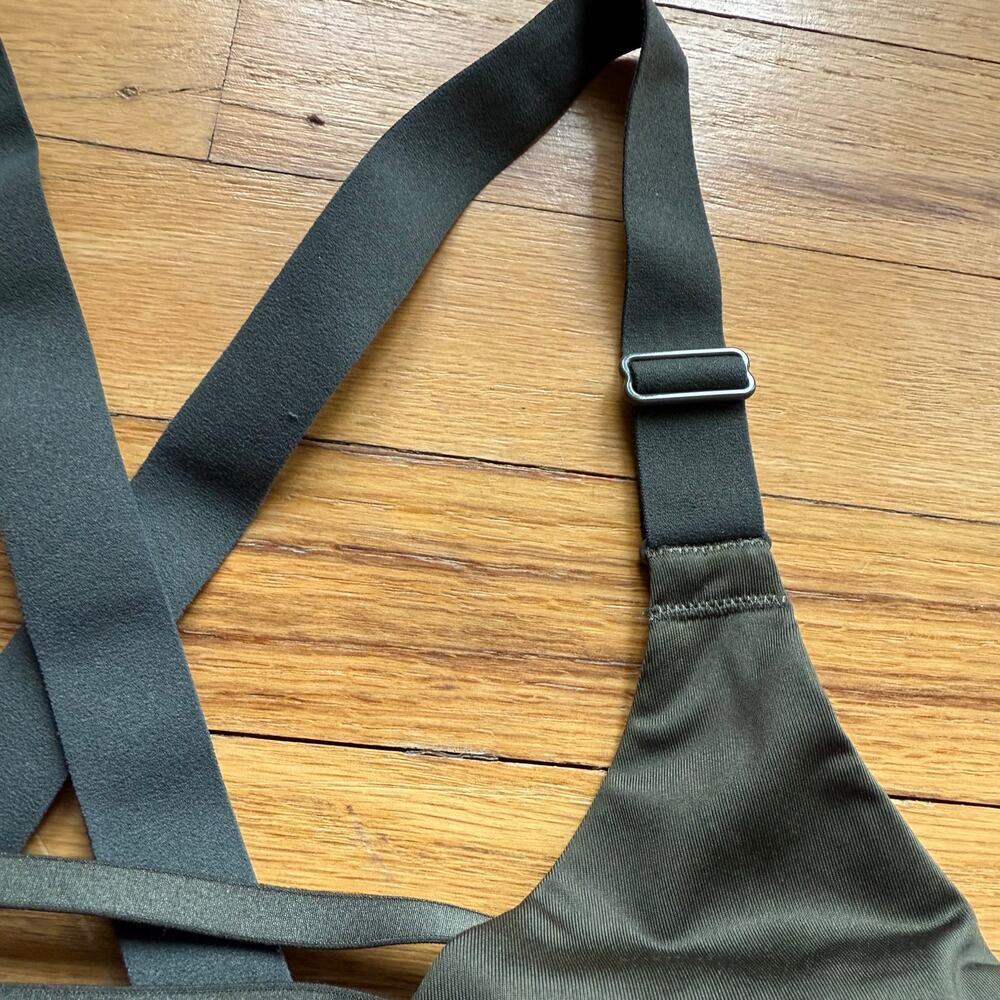 Victoria’s Secret Olive Green VSX Sports Bra Criss Cross Racerback Size 34DD - Picture 4 of 7